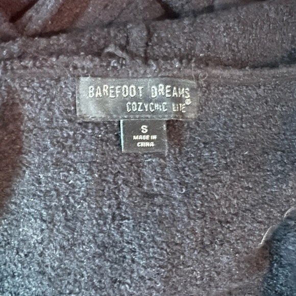 Barefoot Dreams S black cardigan - Picture 3 of 6